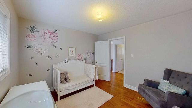 24 Linda Margaret Cres, House detached with 3 bedrooms, 3 bathrooms and 6 parking in Richmond Hill ON | Image 20