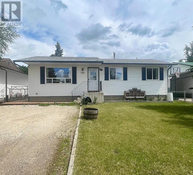 708 Alder Avenue, House detached with 3 bedrooms, 1 bathrooms and 2 parking in Beaverlodge AB | Card Image
