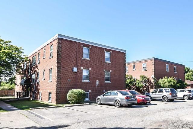 4 - 5 Applewood Ave, Condo with 1 bedrooms, 1 bathrooms and 1 parking in Hamilton ON | Image 23