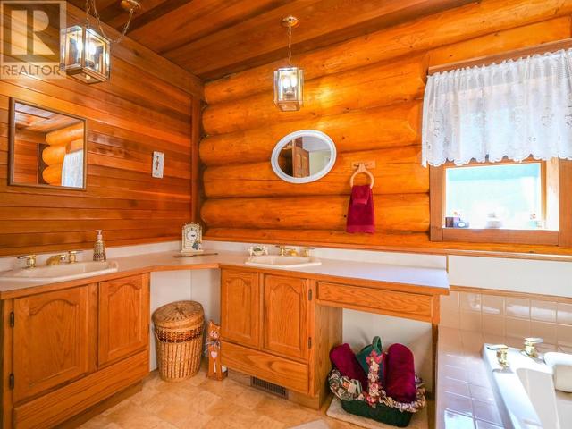 4845 Ten Mile Lake Road, House detached with 3 bedrooms, 3 bathrooms and null parking in Cariboo B BC | Image 30