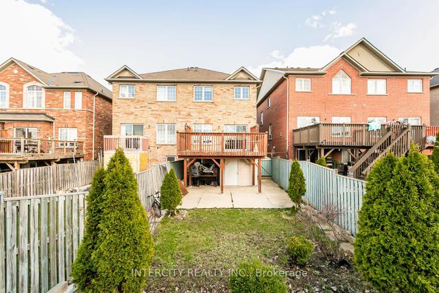 10 Pennyroyal Cres, House semidetached with 4 bedrooms, 4 bathrooms and 5 parking in Brampton ON | Image 33