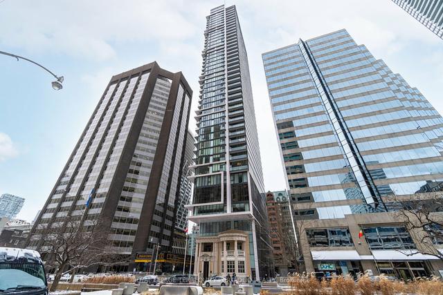 3709 - 426 University Ave, Condo with 1 bedrooms, 1 bathrooms and 0 parking in Toronto ON | Image 1
