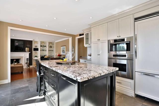 2418 Old Carriage Rd, House detached with 4 bedrooms, 5 bathrooms and 4 parking in Mississauga ON | Image 11
