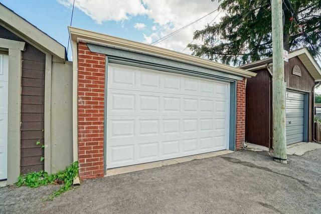 22 Bloem Ave, House detached with 2 bedrooms, 2 bathrooms and 3 parking in Toronto ON | Image 21