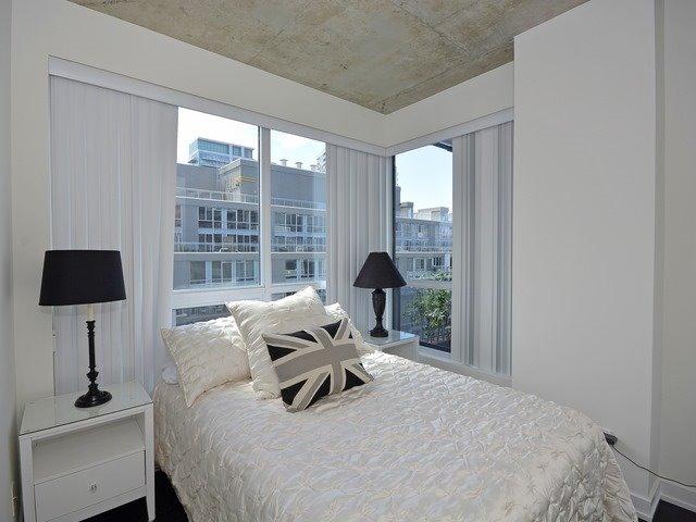 820 - 1030 King St W, Condo with 2 bedrooms, 2 bathrooms and 1 parking in Toronto ON | Image 7