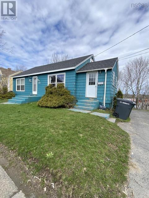 121 Church Street, House detached with 6 bedrooms, 1 bathrooms and null parking in Antigonish NS | Card Image