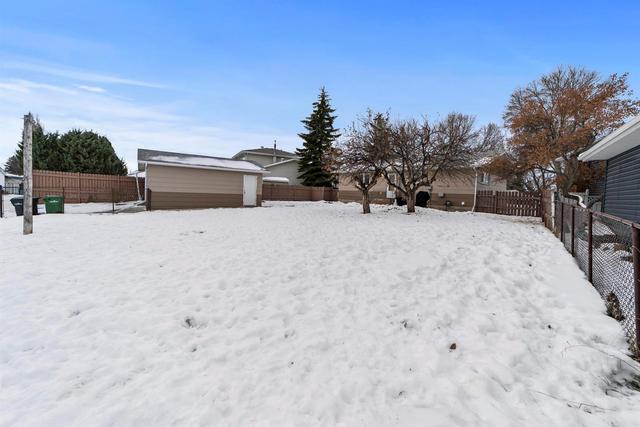 4209 58 Street Close, House detached with 3 bedrooms, 2 bathrooms and 1 parking in Camrose County AB | Image 28