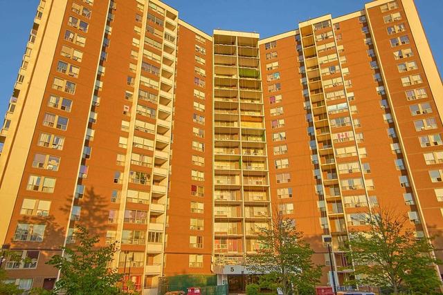 305 - 5 Vicora Linkway Way, Condo with 3 bedrooms, 2 bathrooms and 1 parking in Toronto ON | Image 1