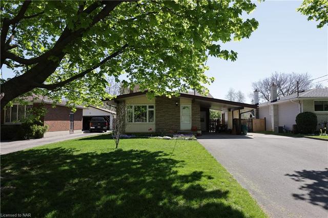 42 Leaside Drive, House detached with 3 bedrooms, 1 bathrooms and null parking in St. Catharines ON | Image 1