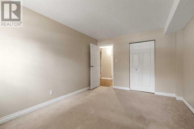 111, - 5 Berkeley Place W, Condo with 2 bedrooms, 1 bathrooms and 1 parking in Lethbridge AB | Image 17