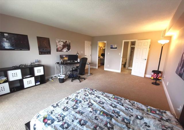 601 - 250 Glenridge Dr, Condo with 3 bedrooms, 2 bathrooms and 1 parking in Waterloo ON | Image 4