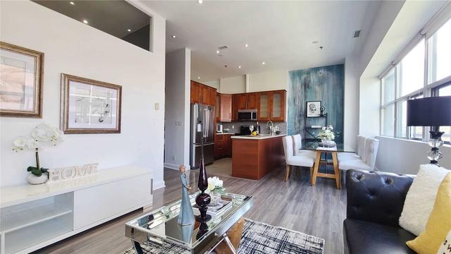 408 - 700 King St W, Condo with 2 bedrooms, 2 bathrooms and 1 parking in Toronto ON | Image 3