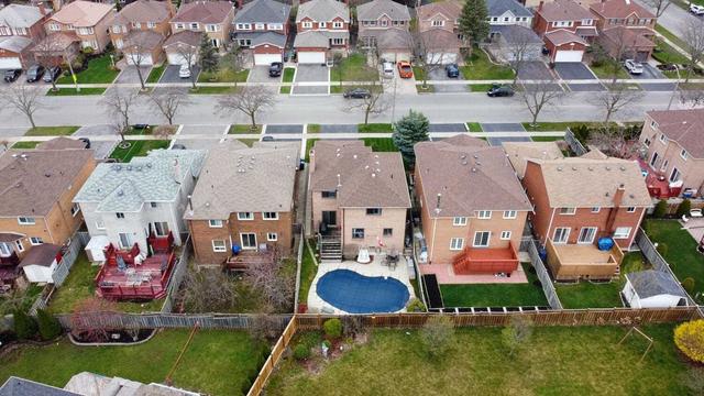 109 Major Wm Sharpe Dr, House detached with 4 bedrooms, 3 bathrooms and 4 parking in Brampton ON | Image 25