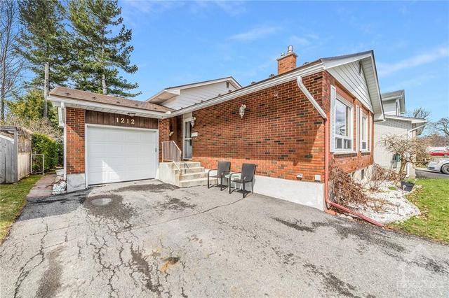 1212 Morrison Drive, House detached with 4 bedrooms, 2 bathrooms and 3 parking in Ottawa ON | Image 3