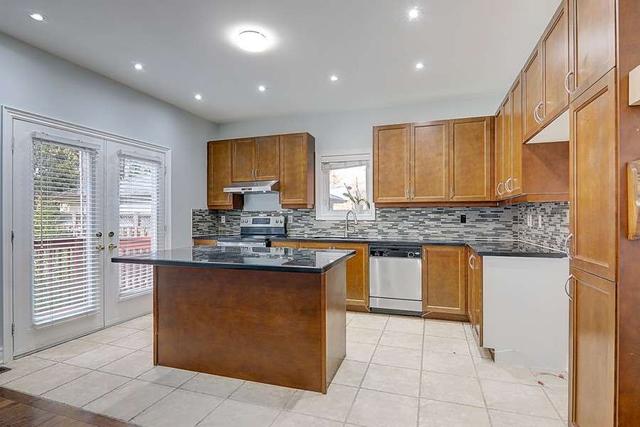 364 Horner Ave, House semidetached with 3 bedrooms, 3 bathrooms and 1 parking in Toronto ON | Image 6