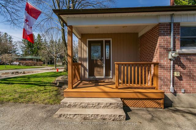 68 Eugenia St, House detached with 2 bedrooms, 2 bathrooms and 4 parking in Barrie ON | Image 12