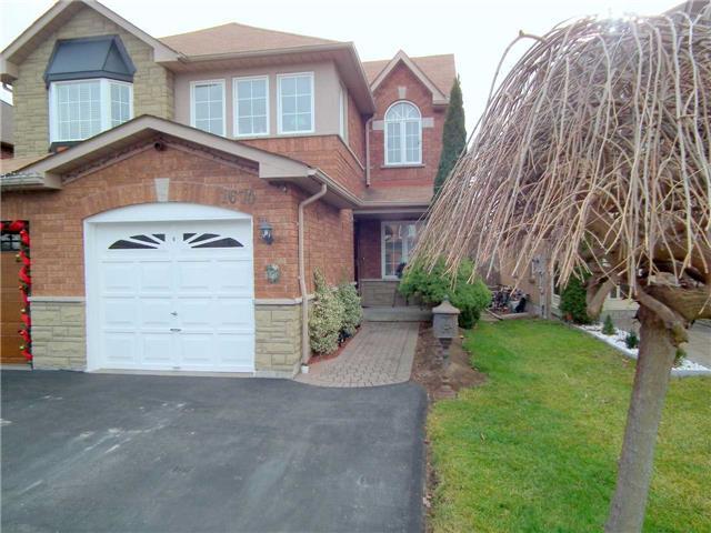 1674 Autumn Cres, House semidetached with 3 bedrooms, 3 bathrooms and 2 parking in Pickering ON | Image 1