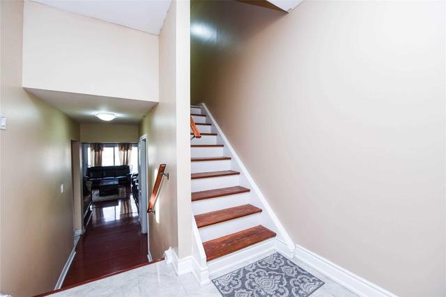 3139 Purnell Crt, House semidetached with 4 bedrooms, 3 bathrooms and 6 parking in Mississauga ON | Image 13