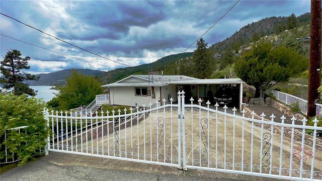 4185 3rd Avenue, House detached with 4 bedrooms, 3 bathrooms and 4 parking in Peachland BC | Card Image