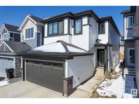 3884 Chru Pl Sw, House detached with 3 bedrooms, 2 bathrooms and null parking in Edmonton AB | Card Image