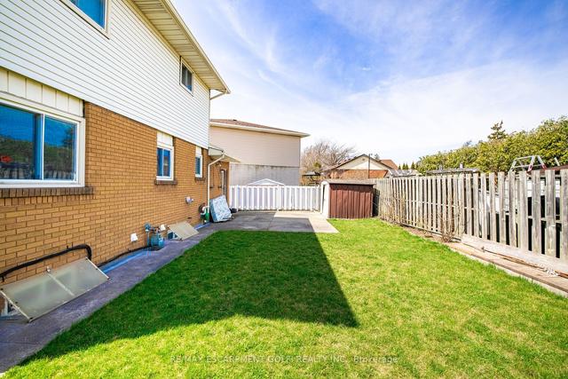 22 Crown Crt, House detached with 3 bedrooms, 2 bathrooms and 2 parking in Hamilton ON | Image 33