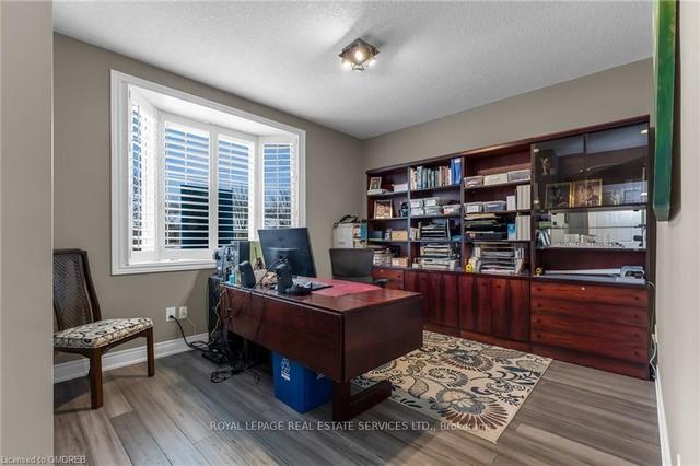 82 Twentyplace Blvd, Townhouse with 3 bedrooms, 3 bathrooms and 2 parking in Hamilton ON | Image 4
