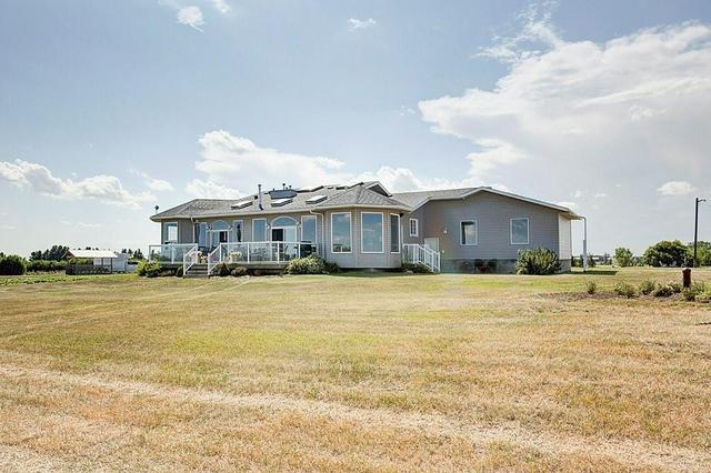 251073 Township Road 232 Township, House detached with 3 bedrooms, 2 bathrooms and 10 parking in Wheatland County AB | Image 30