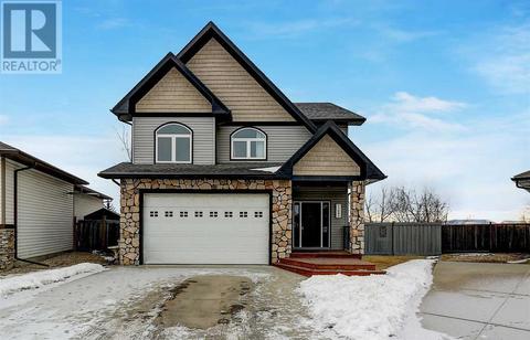 11485 69 Avenue, House detached with 6 bedrooms, 3 bathrooms and 4 parking in Grande Prairie AB | Card Image
