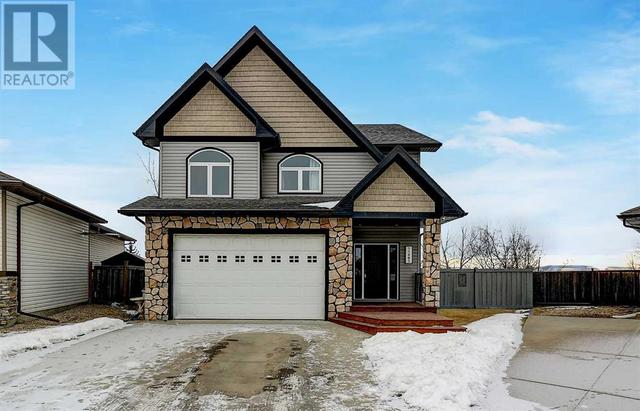 11485 69 Avenue, House detached with 6 bedrooms, 3 bathrooms and 4 parking in Grande Prairie AB | Image 1