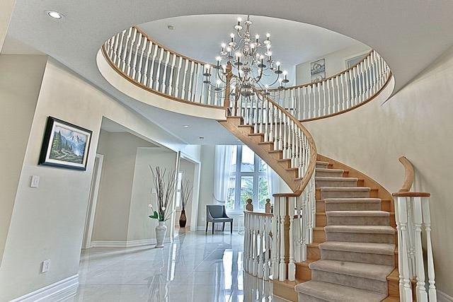 81 Wild Orchid Cres, House detached with 4 bedrooms, 6 bathrooms and 6 parking in Markham ON | Image 2