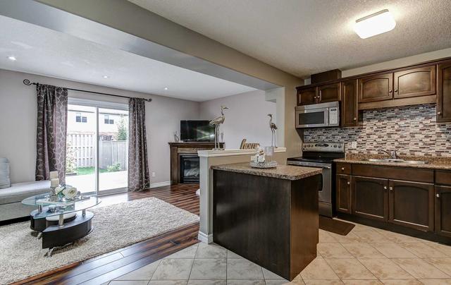 73 Washburn Dr, House attached with 3 bedrooms, 3 bathrooms and 2 parking in Guelph ON | Image 2