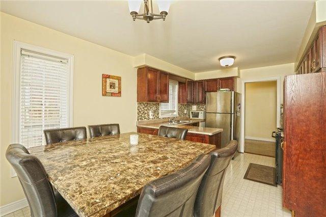 86 Pressed Brick Dr, House attached with 3 bedrooms, 3 bathrooms and 2 parking in Brampton ON | Image 8