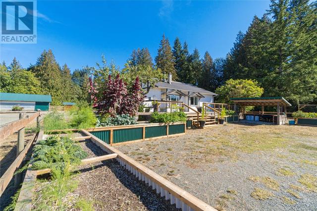 3155 Grant Rd, House detached with 2 bedrooms, 1 bathrooms and 10 parking in Comox Valley A BC | Image 31