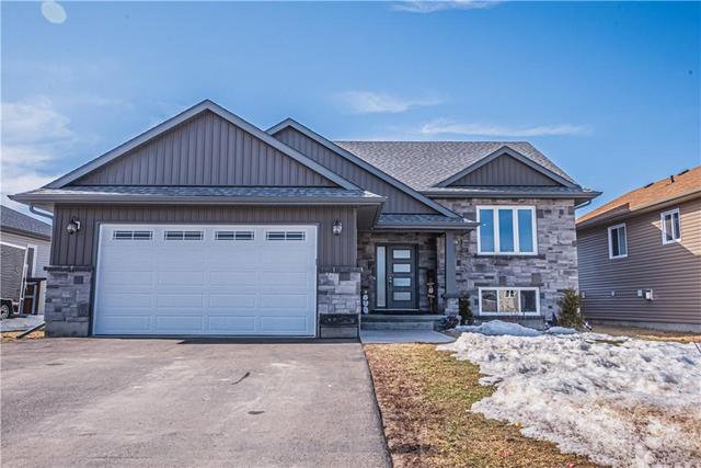16 Liam Street, House detached with 5 bedrooms, 3 bathrooms and 4 parking in Petawawa ON | Image 1