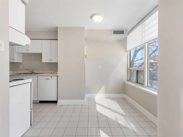 208 - 330 Rathburn Rd W, Condo with 2 bedrooms, 2 bathrooms and 2 parking in Mississauga ON | Image 7