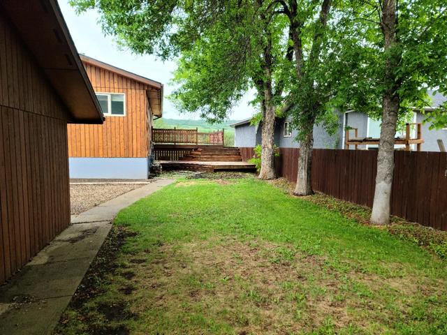 8121 94 Street, House detached with 4 bedrooms, 2 bathrooms and 4 parking in Peace River AB | Image 6