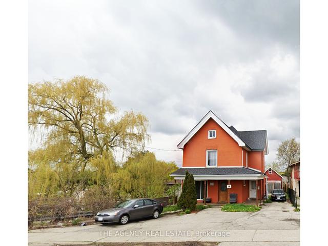 608 Colborne St, House detached with 4 bedrooms, 2 bathrooms and 6 parking in Brantford ON | Image 1