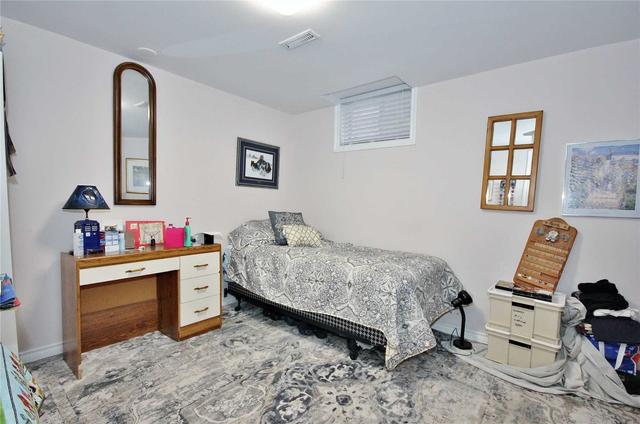 108 Violet St, House detached with 2 bedrooms, 3 bathrooms and 5.5 parking in Barrie ON | Image 14