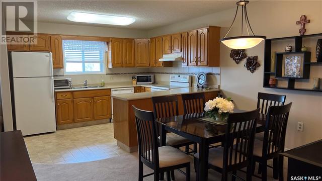 11 - 1391 98th Street, Condo with 2 bedrooms, 2 bathrooms and null parking in North Battleford CY SK | Image 4