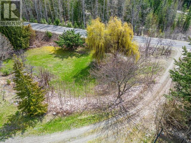 6823 Charleson Road, House detached with 4 bedrooms, 2 bathrooms and null parking in Columbia Shuswap F BC | Image 28