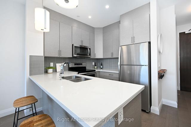 514 - 101 Locke St, Condo with 1 bedrooms, 2 bathrooms and 1 parking in Hamilton ON | Image 3