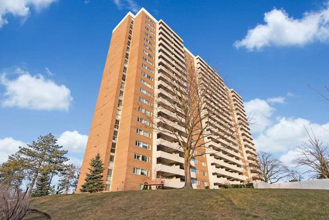 1911 - 270 Scarlett Rd, Condo with 3 bedrooms, 2 bathrooms and 1 parking in Toronto ON | Image 12
