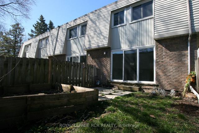 113 - 17 Old Pine Tr, Townhouse with 3 bedrooms, 1 bathrooms and 1 parking in St. Catharines ON | Image 15