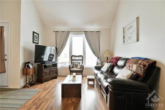 22 Spicer Street, Townhouse with 2 bedrooms, 2 bathrooms and 2 parking in Carleton Place ON | Image 7