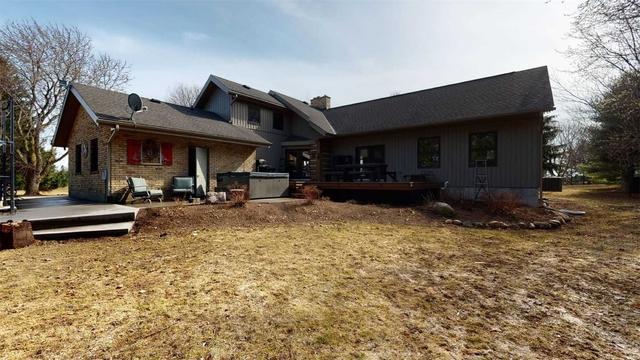 8599 Concession Rd 6, Home with 3 bedrooms, 3 bathrooms and 11 parking in Mapleton ON | Image 29