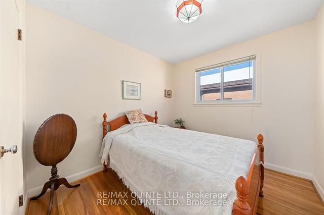 59 Sinclair St, House detached with 3 bedrooms, 1 bathrooms and 3 parking in Belleville ON | Image 4