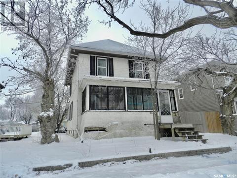 431 Coteau Street W, House detached with 4 bedrooms, 1 bathrooms and null parking in Moose Jaw SK | Card Image
