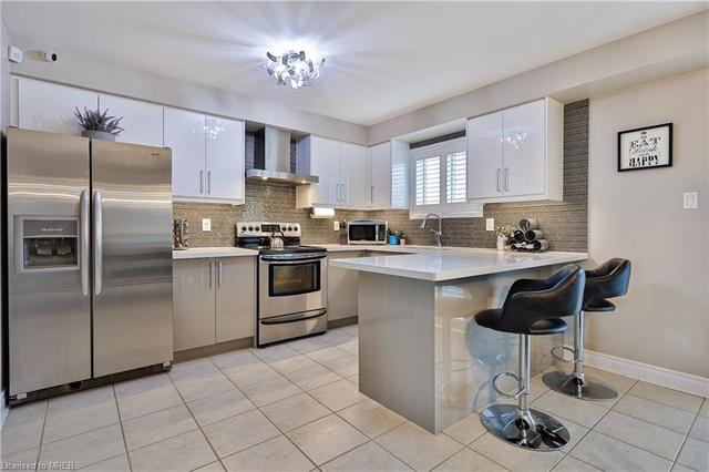 40 Isa Court, House semidetached with 3 bedrooms, 2 bathrooms and 4 parking in Vaughan ON | Image 16