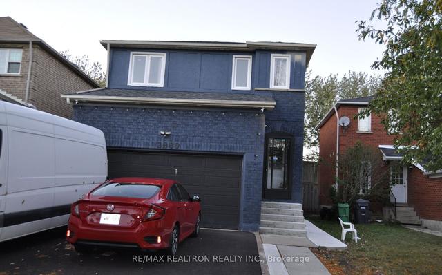 2889 Gulfstream Way, House detached with 2 bedrooms, 1 bathrooms and 1 parking in Mississauga ON | Image 1