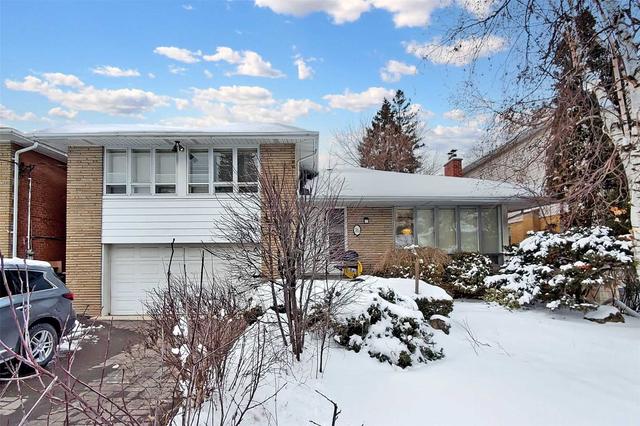 16 Stormont Ave, House detached with 4 bedrooms, 4 bathrooms and 4 parking in Toronto ON | Image 1